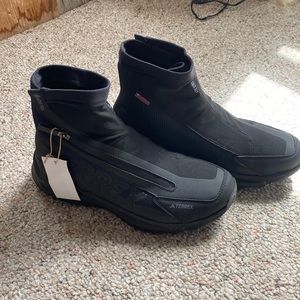 NWT adidas terrex boots